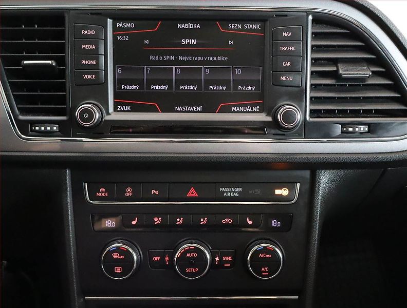Seat Leon (2016) Style 2.0 TDI FR, Automat - fotka 12 z 19
