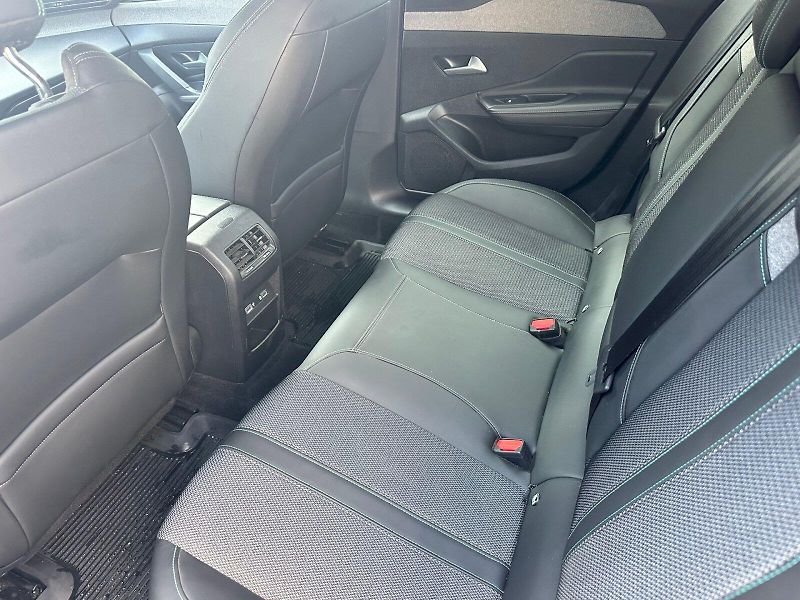 Peugeot 308 (2022) ALLURE PACK 1.2 PureTech 96kW - fotka 23 z 27
