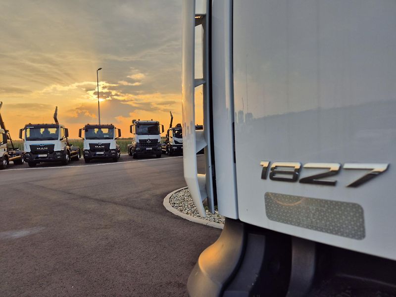 Mercedes-Benz Axor AROCS 4x4 RUKA A KONTEJNER  - fotka 4 z 16