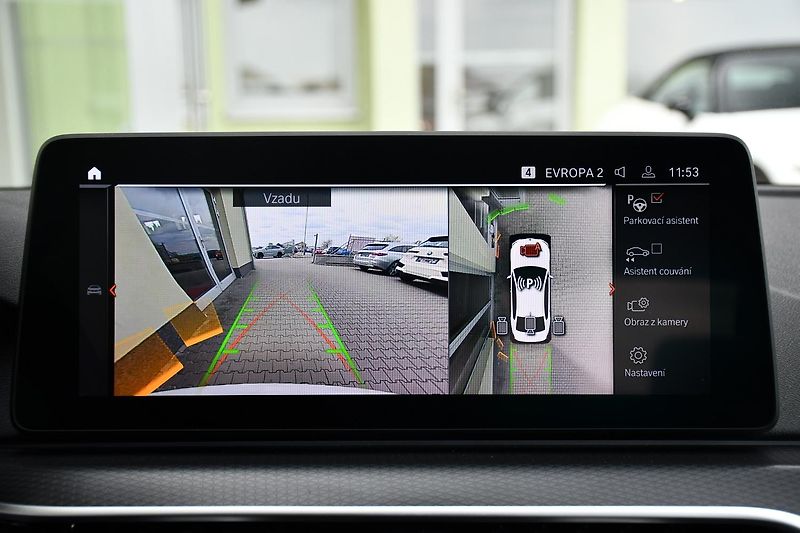 BMW Řada 5 530e PHEV M-SPORT xD HUD 1M ČR - fotka 37 z 39