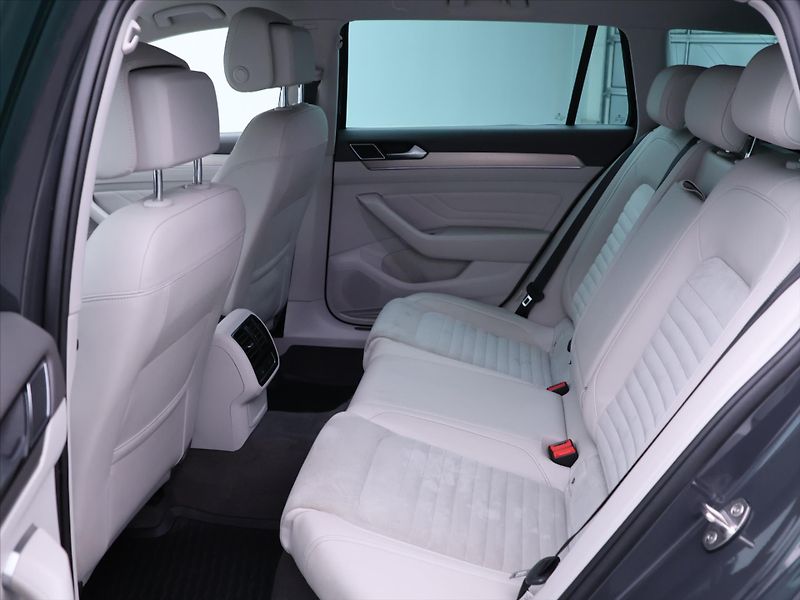 Volkswagen Passat 2,0 TDI CZ Elegance Kůže DPH - fotka 14 z 31