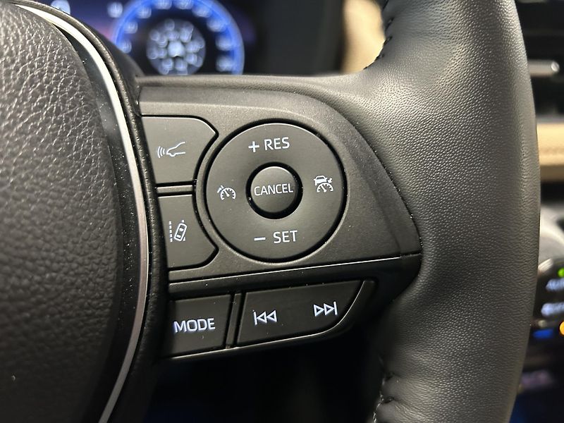 Toyota RAV4 (2024) 2.5 Hybrid EXECUTIV e-CVT 360° - fotka 17 z 37