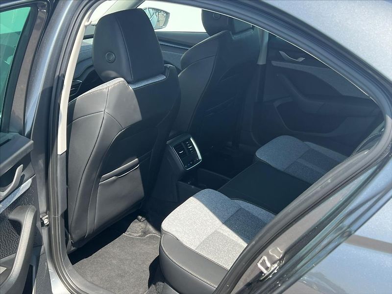 Škoda Octavia 2,0 TDi 110kW 7DSG TOP SELECTI - fotka 15 z 30