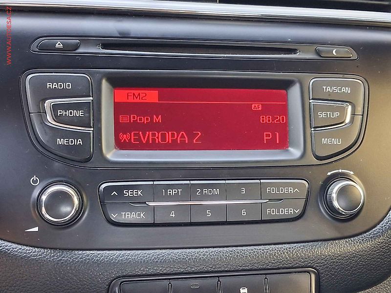 Kia Ceed (2017) 1.4 CVVT, ČR, LED, park.čidla - fotka 15 z 17