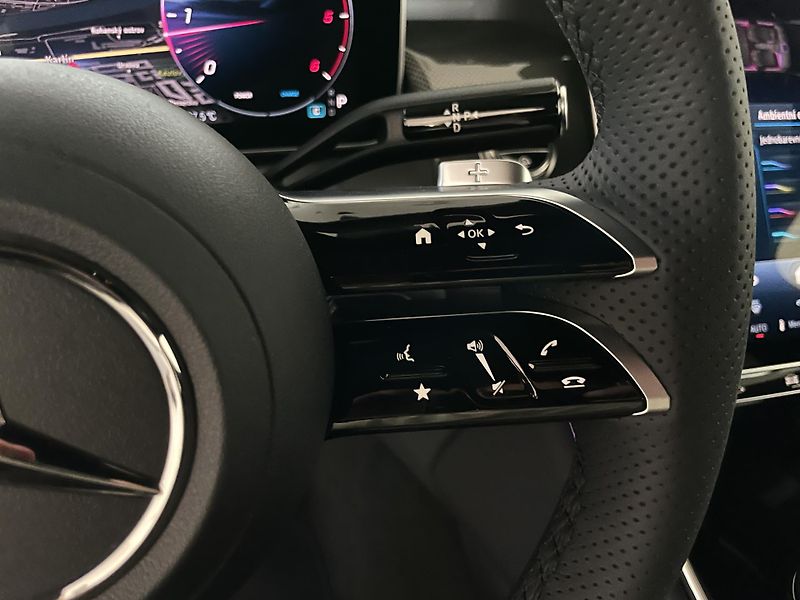 Mercedes-Benz GLC 200d 4Matic - fotka 22 z 33