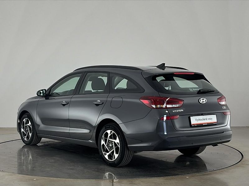 Hyundai i30 Smart DCT - fotka 15 z 27
