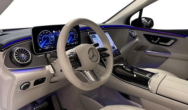 Mercedes-Benz EQE 500 4M AMG 360k. Bílý interiér - fotka 6 z 11