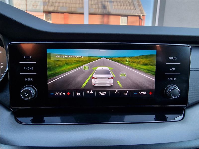 Škoda Octavia 2.0 TDI DSG,původ ČR,1.Maj - fotka 26 z 50