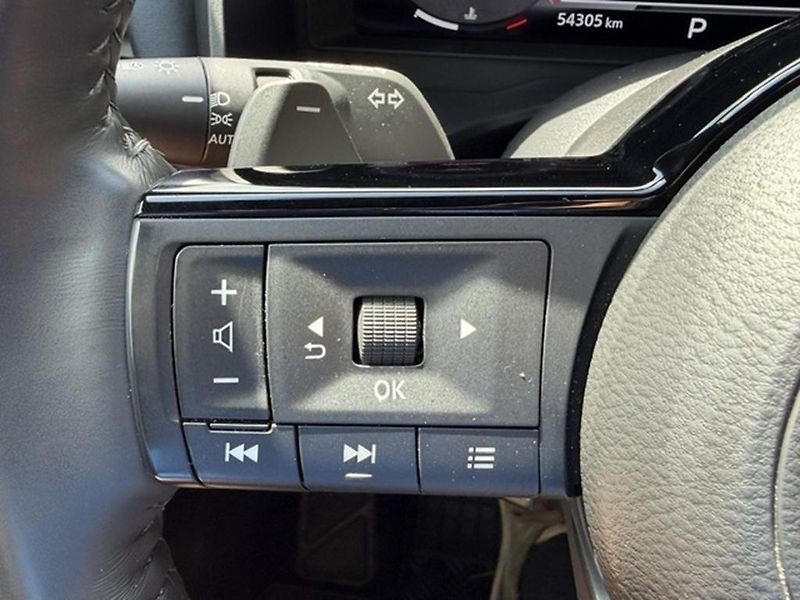 Nissan Qashqai 1.3 DIG-T 116kw Automat - fotka 25 z 43