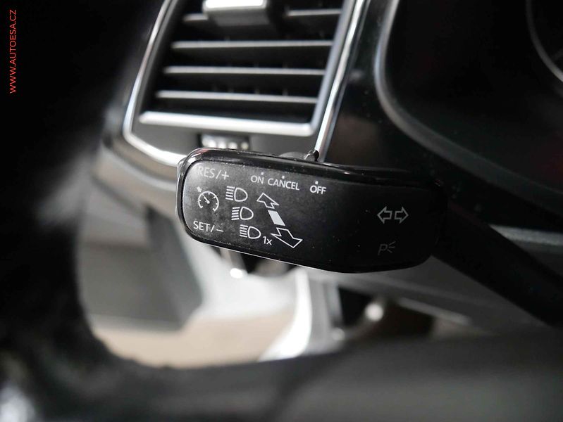 Seat Leon (2014) 2.0TDi, LED - fotka 21 z 23