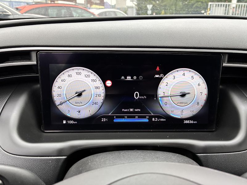 Hyundai Tucson 1.6T-GDi 110kW COMFORT - fotka 18 z 28