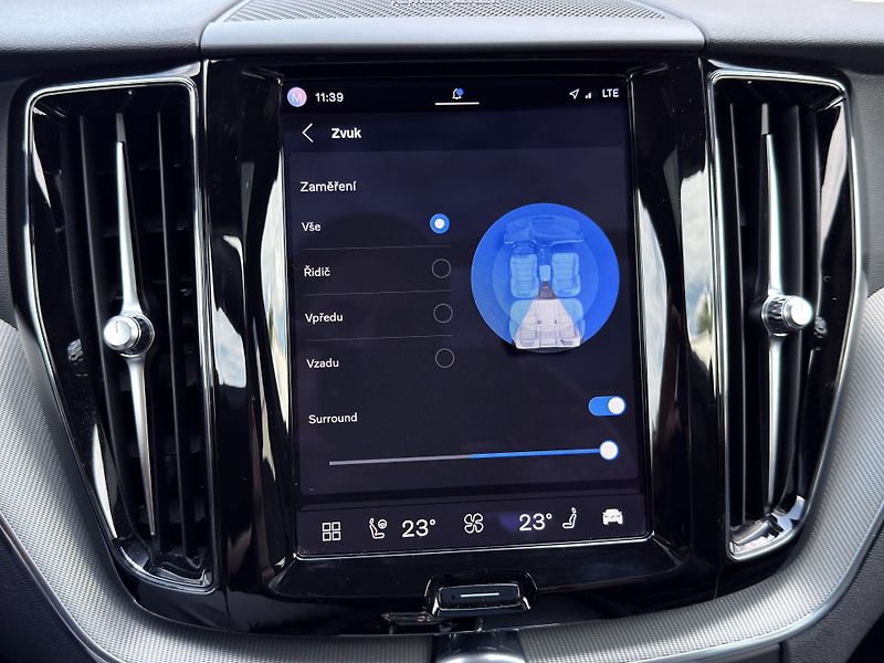Volvo XC60 T8 AWD RECH.+sada zimních kol  - fotka 38 z 51