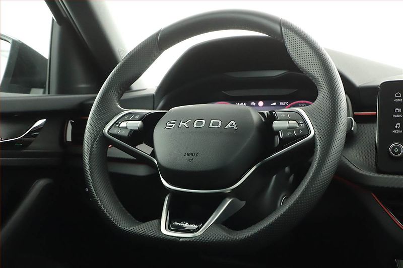 Škoda Scala (2026) 1.5 TSI, MONTE CARLO, AUTOMAT - fotka 8 z 20