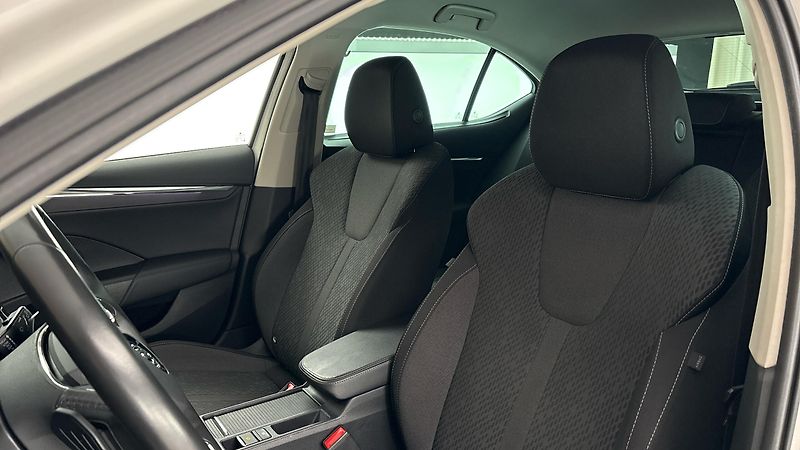 Škoda Octavia 2.0 TDI DSG Style - fotka 15 z 29