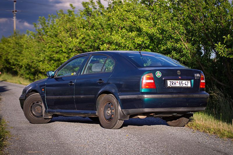 Škoda Octavia (1997) Prodám Škoda Octavia 1.6 benzí - fotka 26 z 28