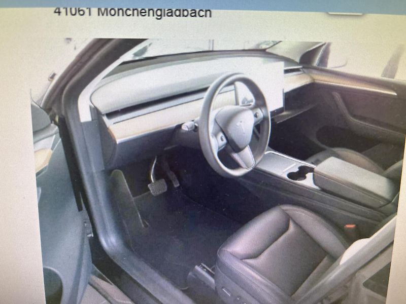 Tesla Model Y LONG RANGE DUAL MOTO 93,6% - fotka 5 z 5