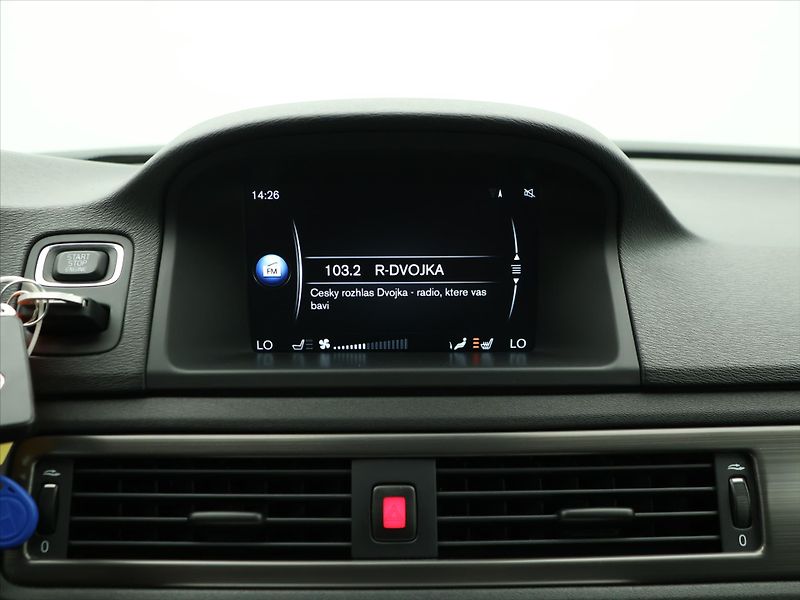 Volvo V70 2.0 D3 110kW Navi - fotka 22 z 31
