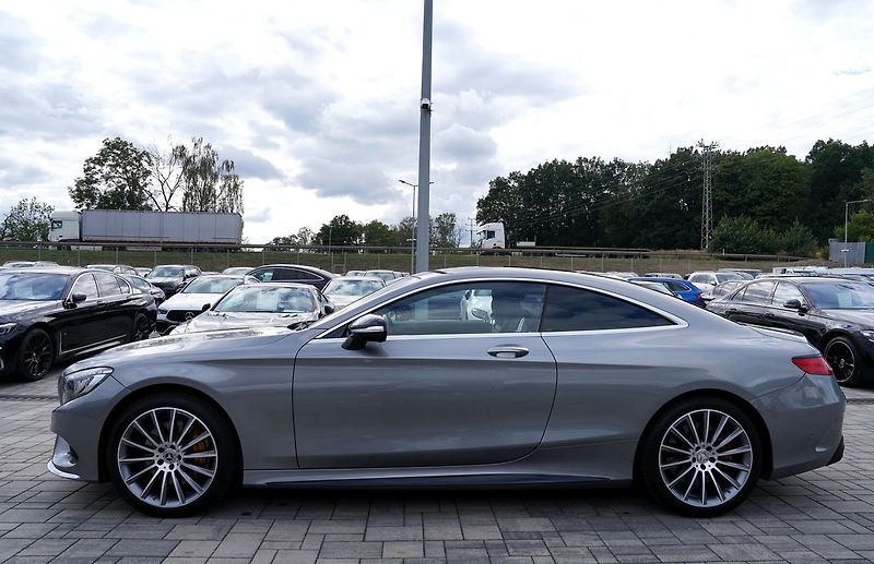 Mercedes-Benz Třídy S S 500 4Matic Coupe AMG - fotka 3 z 48