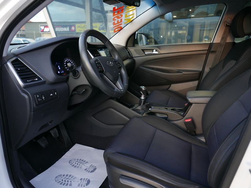 Hyundai Tucson 1,7 CRDi 1.Majitel ČR ! - fotka 16 z 38