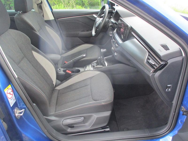 Škoda Kamiq 1.5TSi 110kW 7DSG STYLE PLUS - fotka 31 z 49