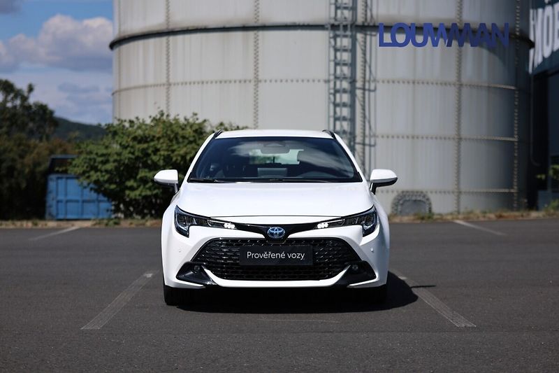 Toyota Corolla 2.0 HEV e-CVT COMFORT TECH - fotka 4 z 24