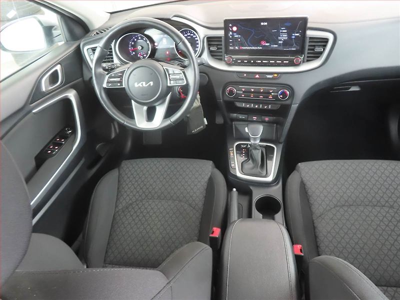 Kia Ceed (2024) 1.5 T-GDI - fotka 7 z 18