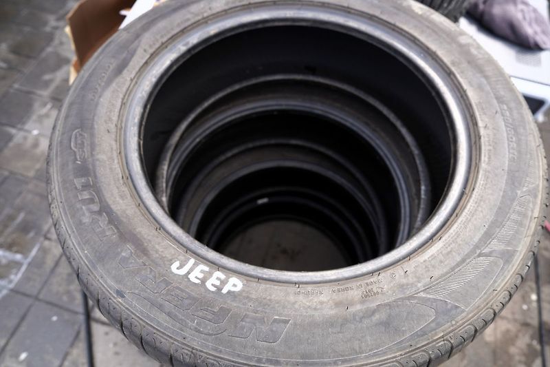 Jeep Cherokee 2.8 CRD L/automat/tažné/klima/ - fotka 36 z 37