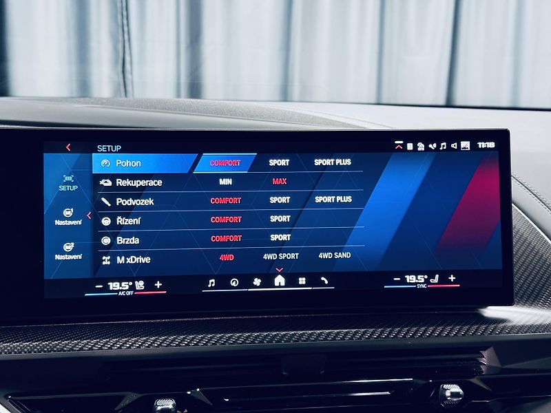 BMW XM (2024) 50e*3R.ZÁRUKA*SERVIS.ZDARMA.29 - fotka 32 z 45
