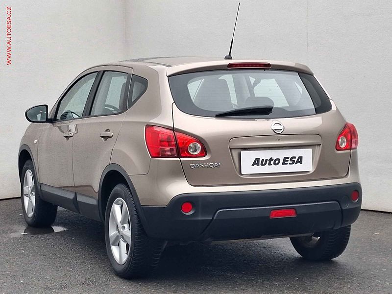Nissan Qashqai (2007) 2.0i, Tekna, navi - fotka 6 z 18