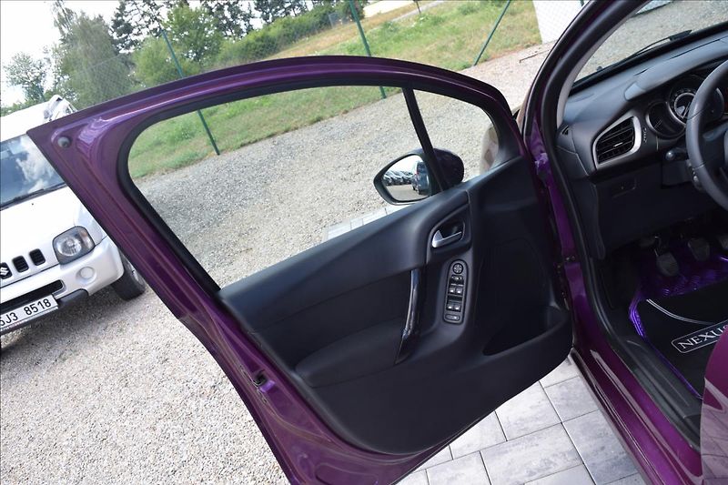Citroën C3 1,2 i 60KW NÍZKÉ KM ALU PO STK - fotka 23 z 42