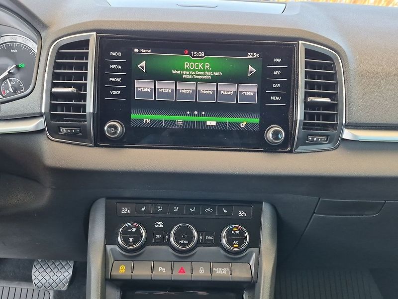 Škoda Karoq Style Plus 1,5 TSi 110 kW DSG - fotka 16 z 27