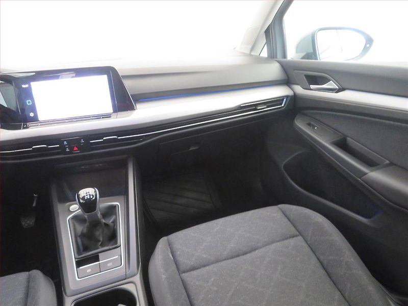 Volkswagen Golf (2023) 2.0 TDI, Navi, Tempomat - fotka 8 z 16