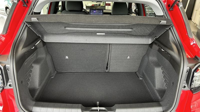 Jeep Avenger 1.2i 100k Longitude MT6 - fotka 13 z 13