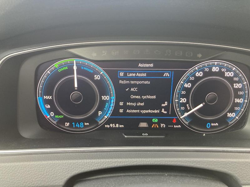 Volkswagen e-Golf (2019) MATRIX NAV DYNAUDIO WINTERPAKE - fotka 40 z 45