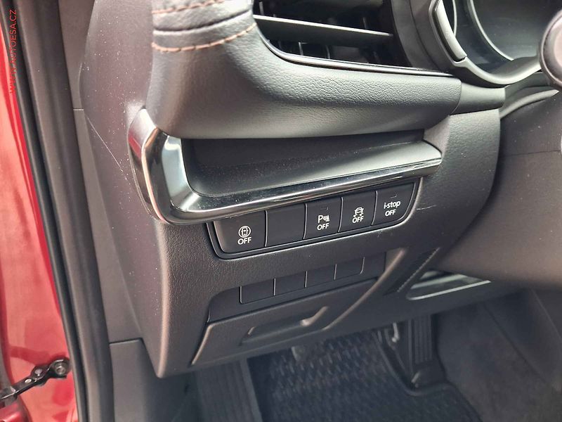 Mazda 3 (2022) 2.0i, 1.maj,ČR, AC, navi - fotka 15 z 19