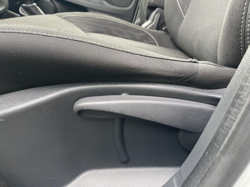 Renault Clio 0,9TCe 90Ps! LIMIT-NAVI-DPH-ČR - fotka 29 z 45