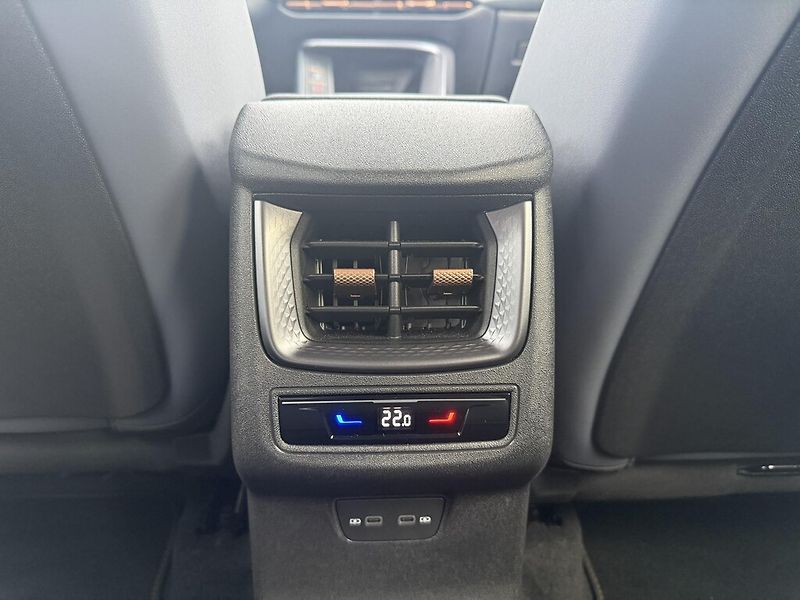 Cupra Terramar DSG 4WD 2,0 TSi 150 kW - fotka 21 z 24