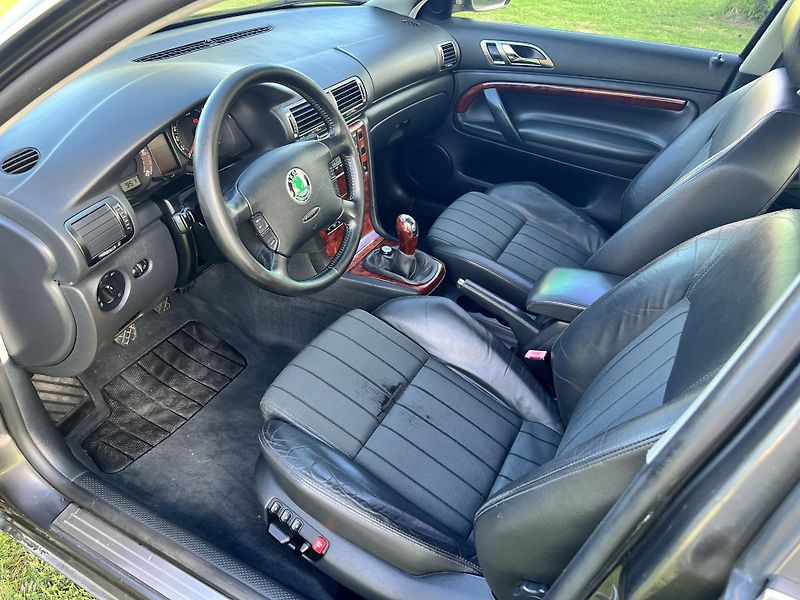 Škoda Superb 1.9TDI 96KW,KůŽE,XENONY,TZ - fotka 11 z 42