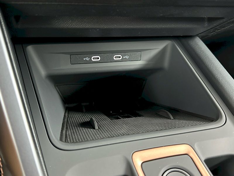 Cupra Formentor (2026) 2.0 TSI 150kW 4x4 DSG - fotka 23 z 34