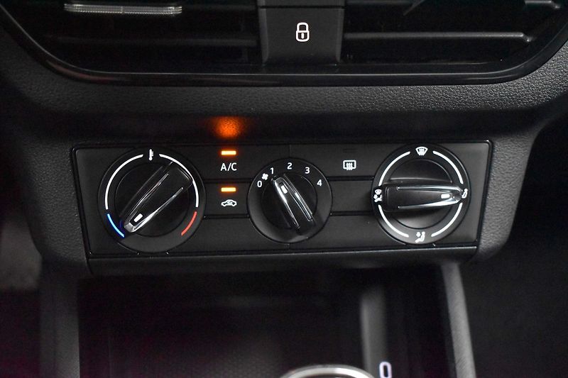 Škoda Scala 1.0 TSI 81kW *KAMERA*ACC* - fotka 21 z 38