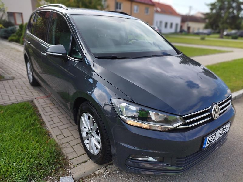 Volkswagen Touran 1,6 TDI  - fotka 2 z 29