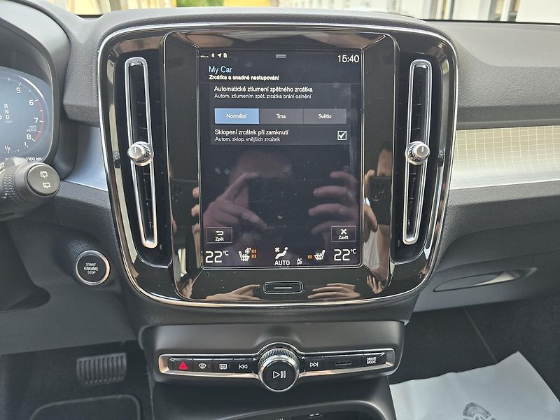 Volvo XC40 - fotka 25 z 36
