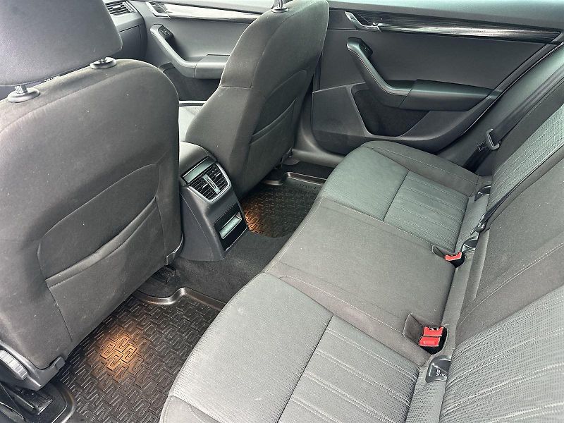 Škoda Octavia (2018) Combi 2.0 TDI DSG Style - fotka 8 z 29