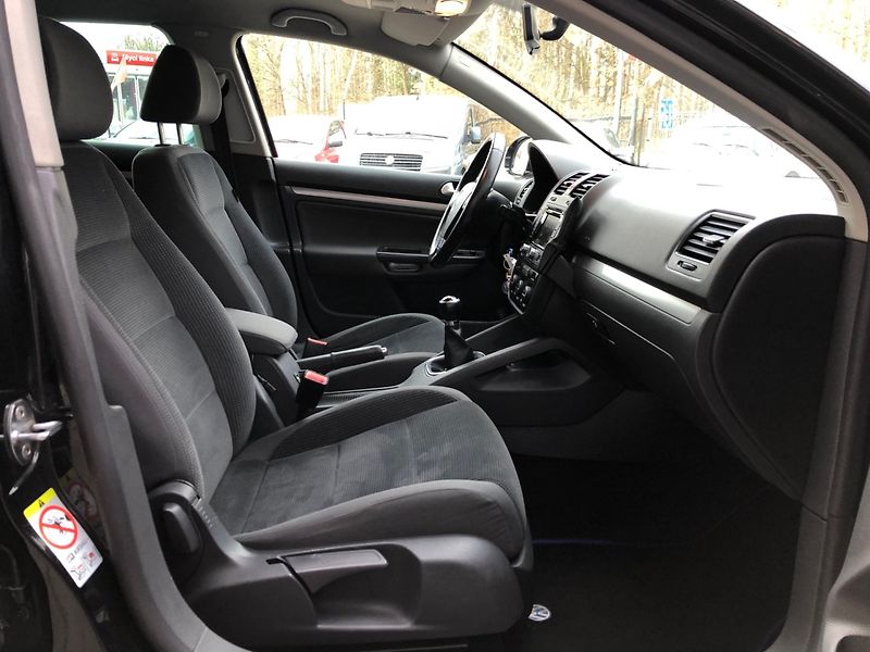 Volkswagen Golf Variant (2009) 1.9 TDi - fotka 15 z 27