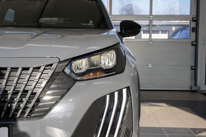 Peugeot 2008 ALLURE Hybrid 145 e-DCS6 - fotka 15 z 16