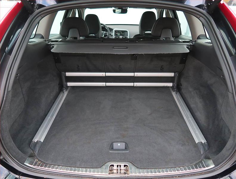 Volvo XC60 (2014) D4, Automat, Serv.kniha, Kůže - fotka 14 z 24