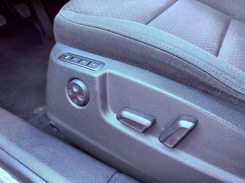 Škoda Superb 2.0 TDi Best of, Navi, 132 tkm - fotka 15 z 29