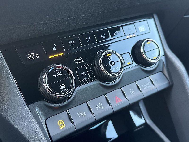 Škoda Karoq (2025) 2.0 TDI 4x4 DSG Sportline - fotka 14 z 33