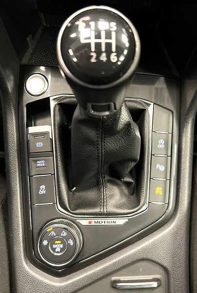 Volkswagen Tiguan BMT 4MOTION 110kW HIGHLINE - fotka 8 z 17