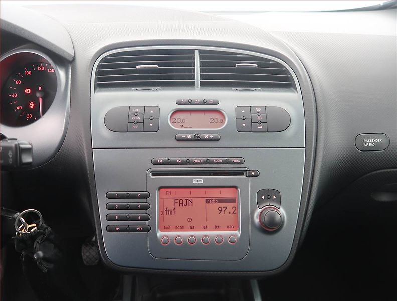 Seat Altea (2007) 1.6, Tempomat, Park. senzory - fotka 12 z 18
